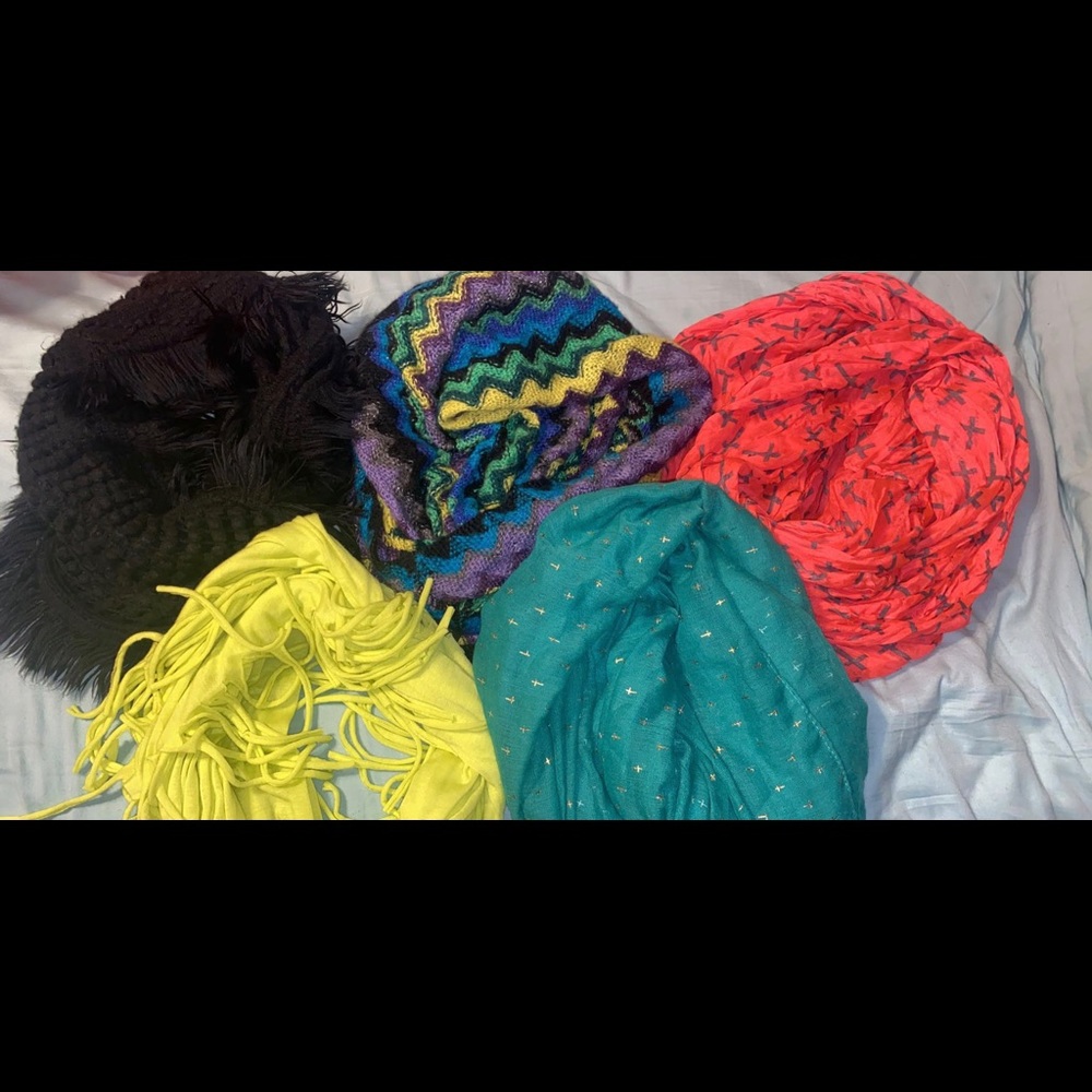 Women’s infinity scarves